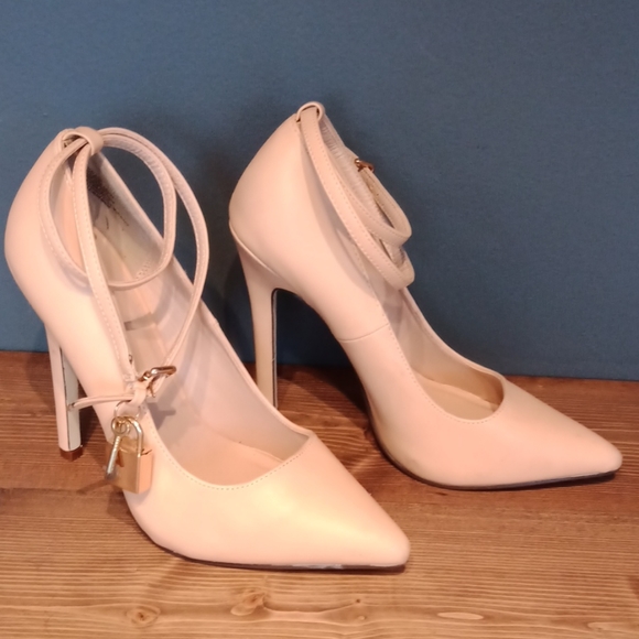 Jast fab heels - Picture 1 of 8